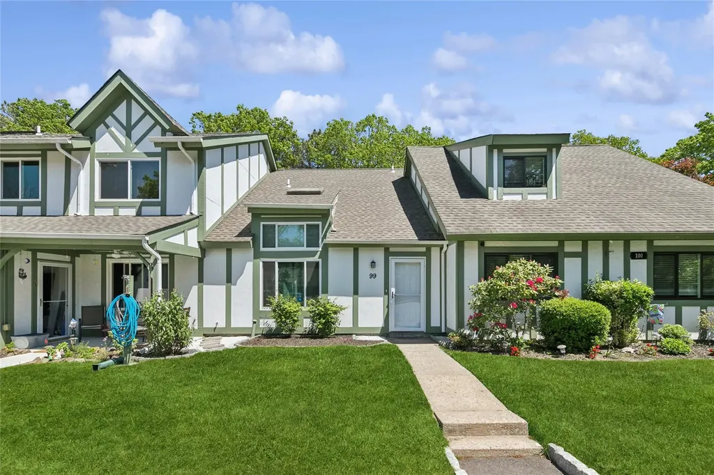 99 Drexelgate Court Middle Island NY 11953