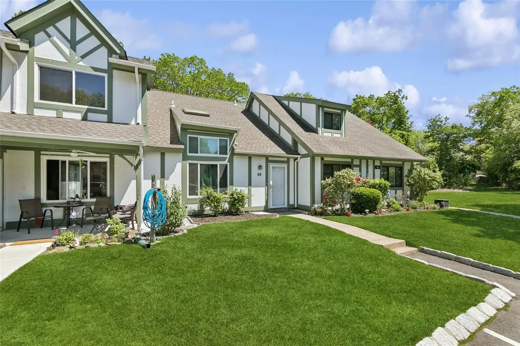 99 Drexelgate Court Middle Island NY 11953