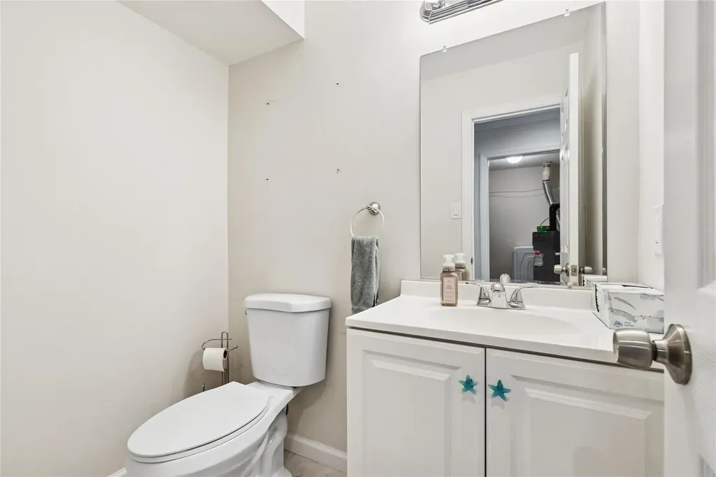 99 Drexelgate Court Middle Island NY 11953