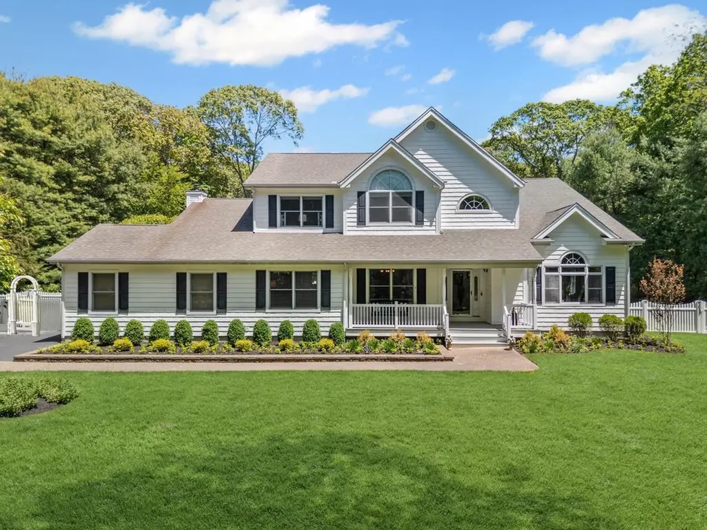 31 Inlet View Path East Moriches NY 11940