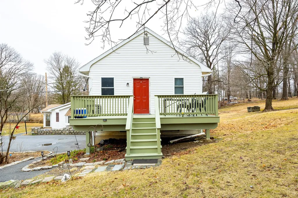 11-13 Eldridge Lane Red Hook NY 12571