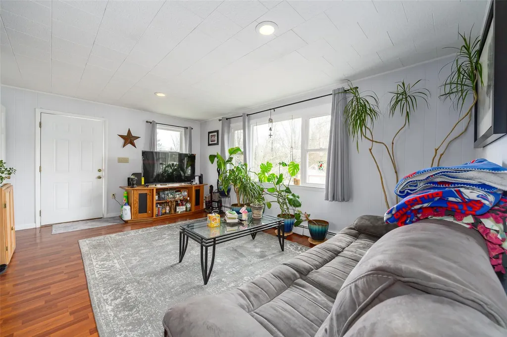 11-13 Eldridge Lane Red Hook NY 12571
