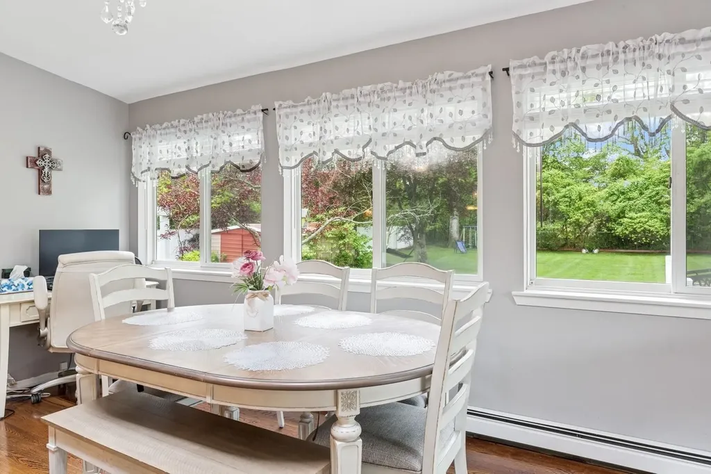22 Ridge Road Shirley NY 11967