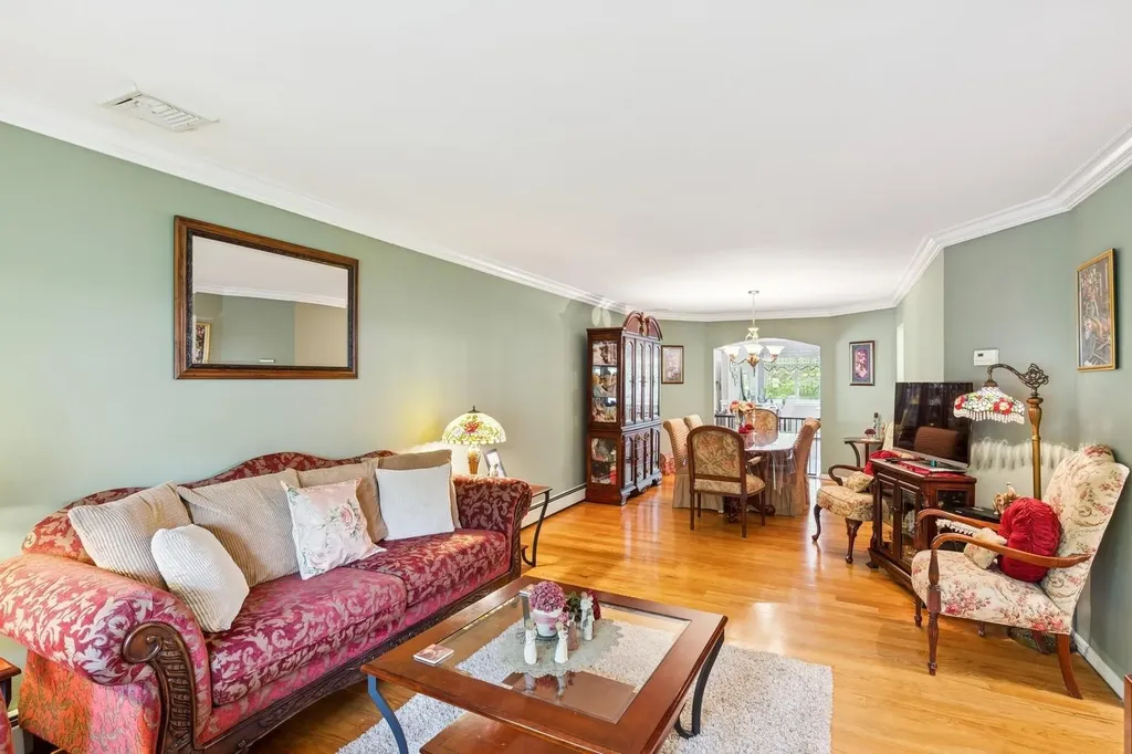 22 Ridge Road Shirley NY 11967