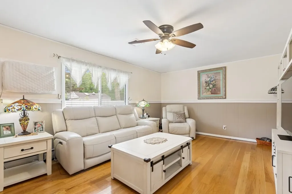 22 Ridge Road Shirley NY 11967
