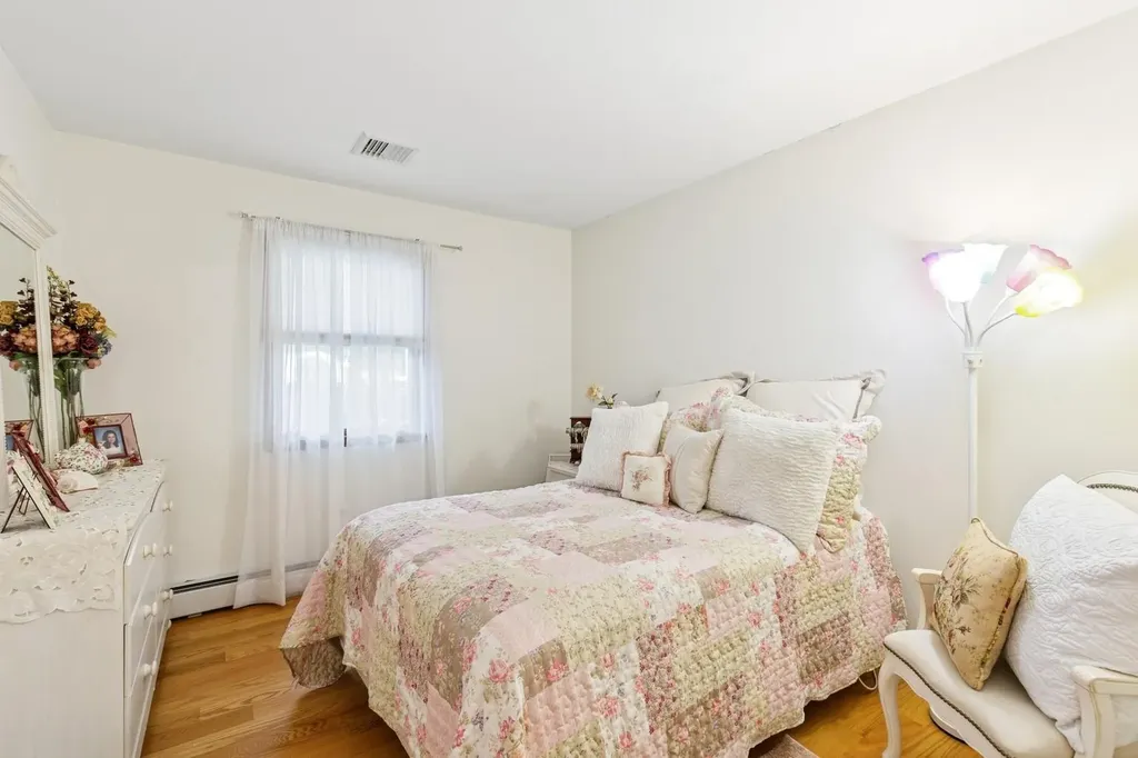 22 Ridge Road Shirley NY 11967