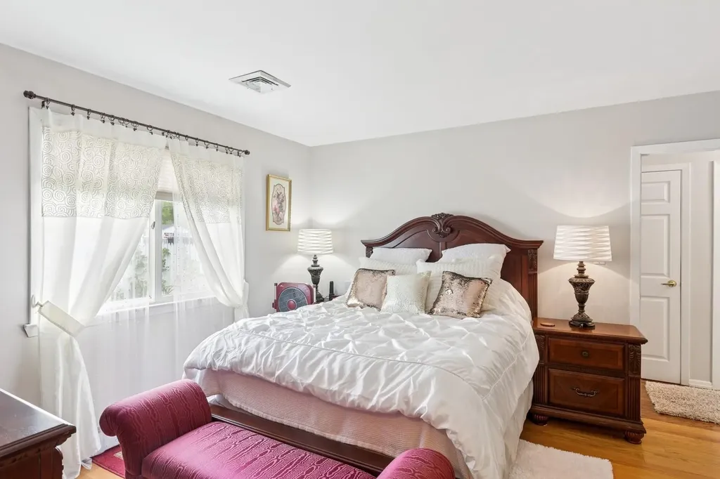 22 Ridge Road Shirley NY 11967