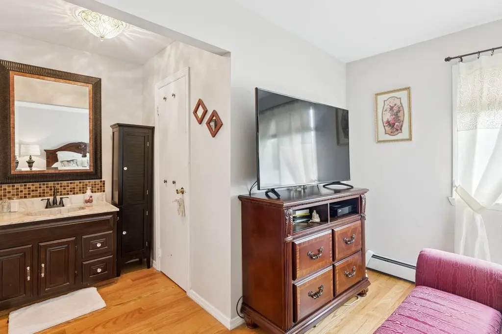 22 Ridge Road Shirley NY 11967