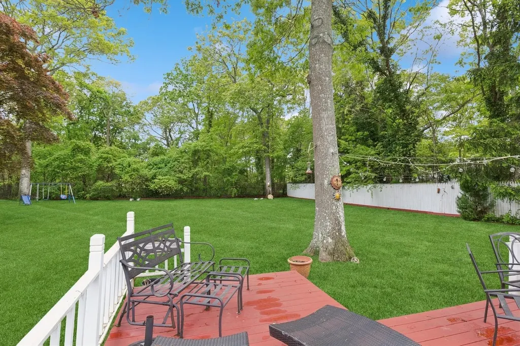 22 Ridge Road Shirley NY 11967