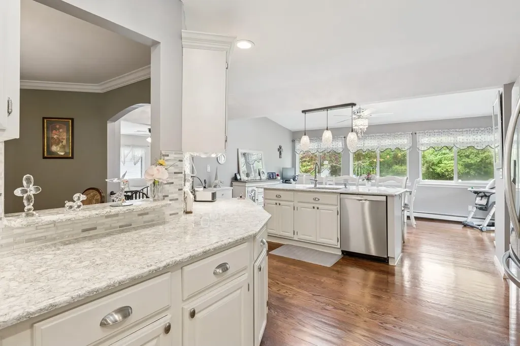 22 Ridge Road Shirley NY 11967