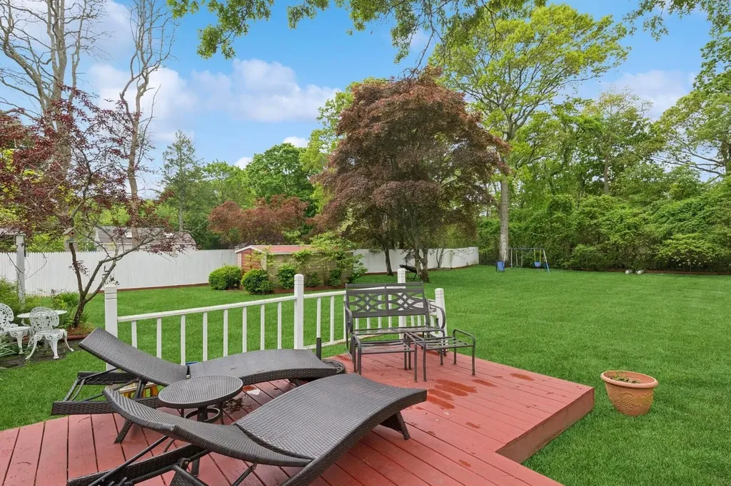 22 Ridge Road Shirley NY 11967