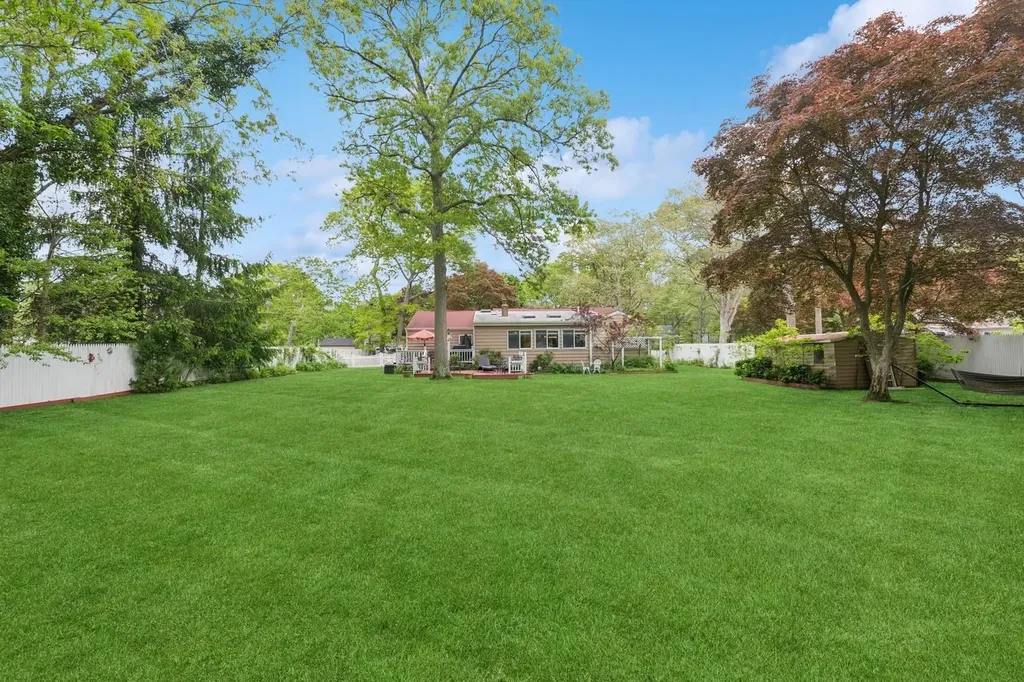 22 Ridge Road Shirley NY 11967