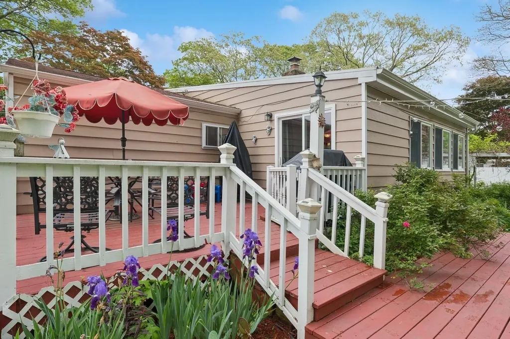 22 Ridge Road Shirley NY 11967