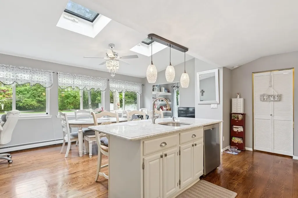 22 Ridge Road Shirley NY 11967