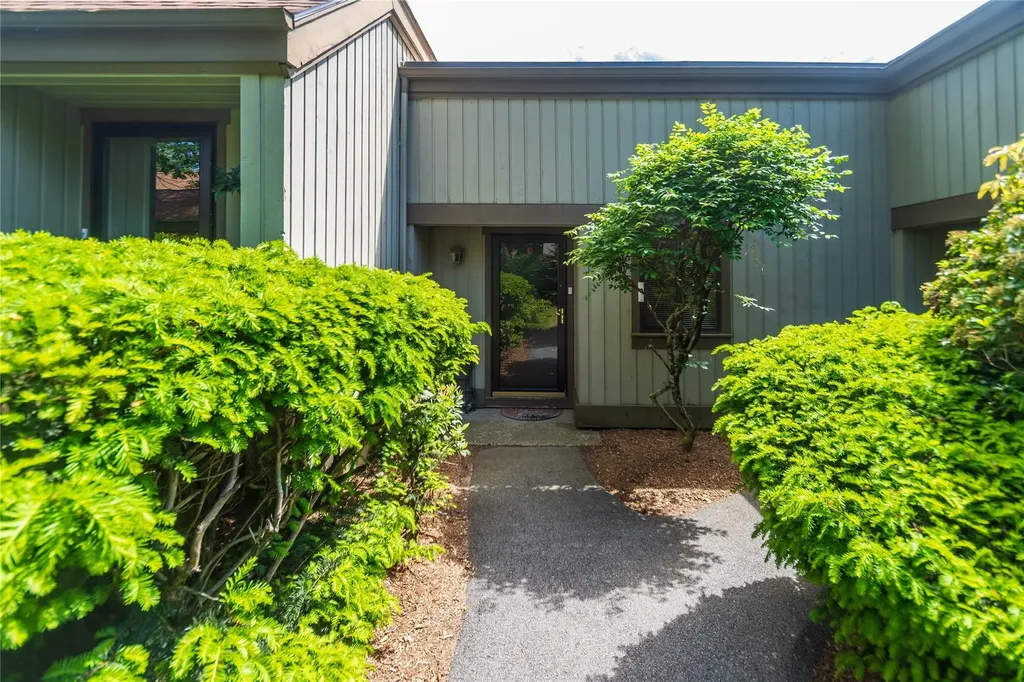 116 Heritage Hills Somers NY 10589