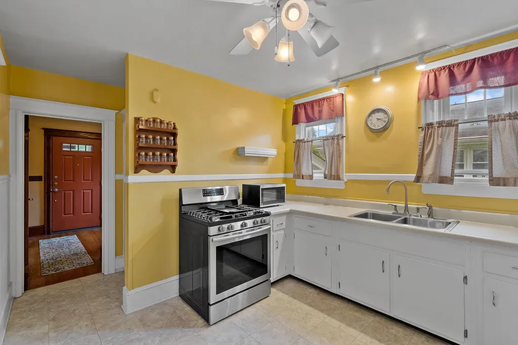 323 Hooker Avenue Poughkeepsie NY 12603