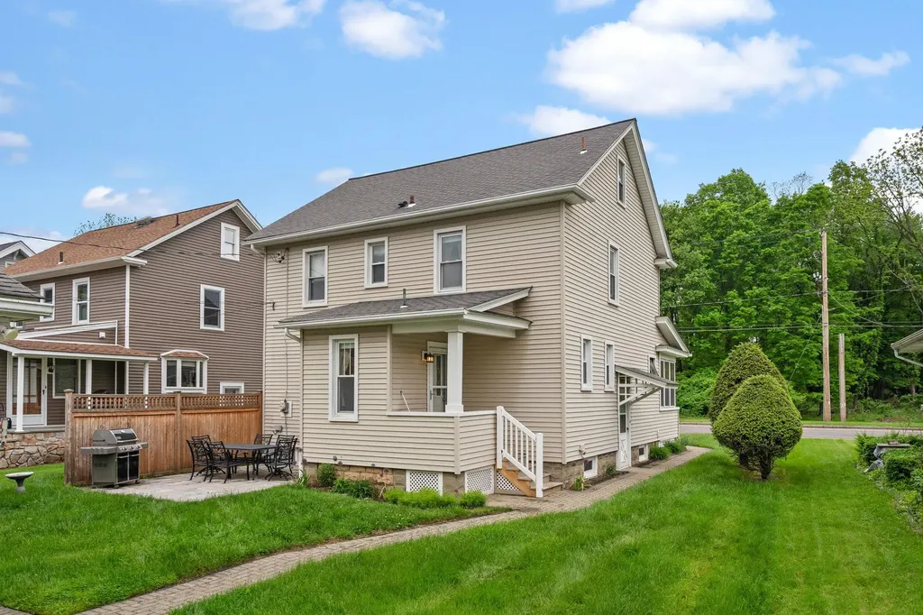 323 Hooker Avenue Poughkeepsie NY 12603