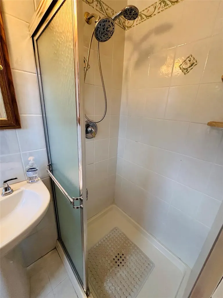 71 Willits Road Glen Cove NY 11542