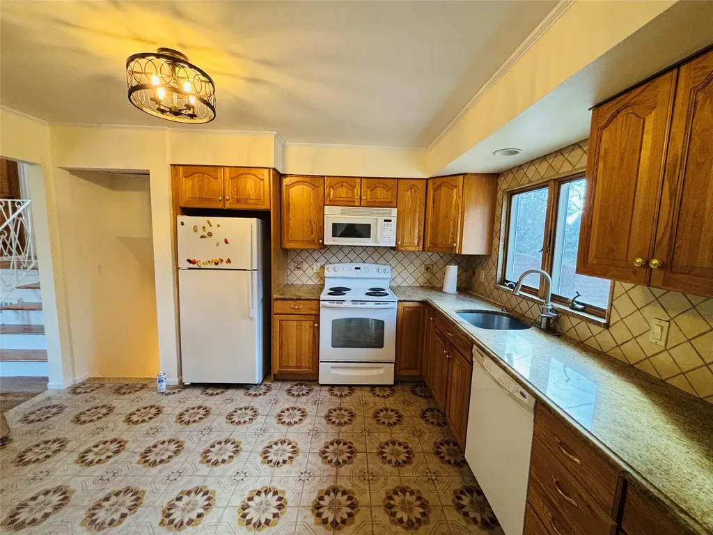 71 Willits Road Glen Cove NY 11542