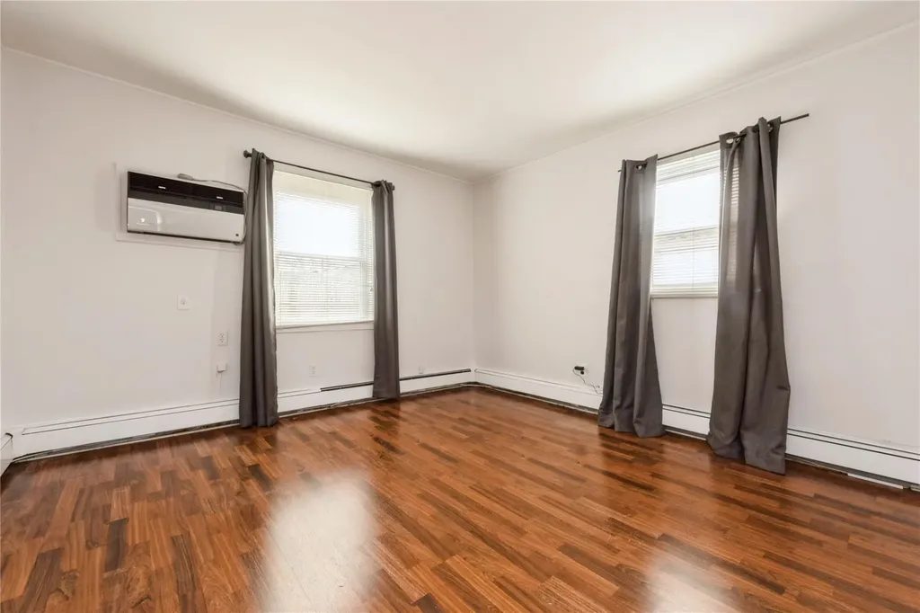 8 Sandy Lane Levittown NY 11756