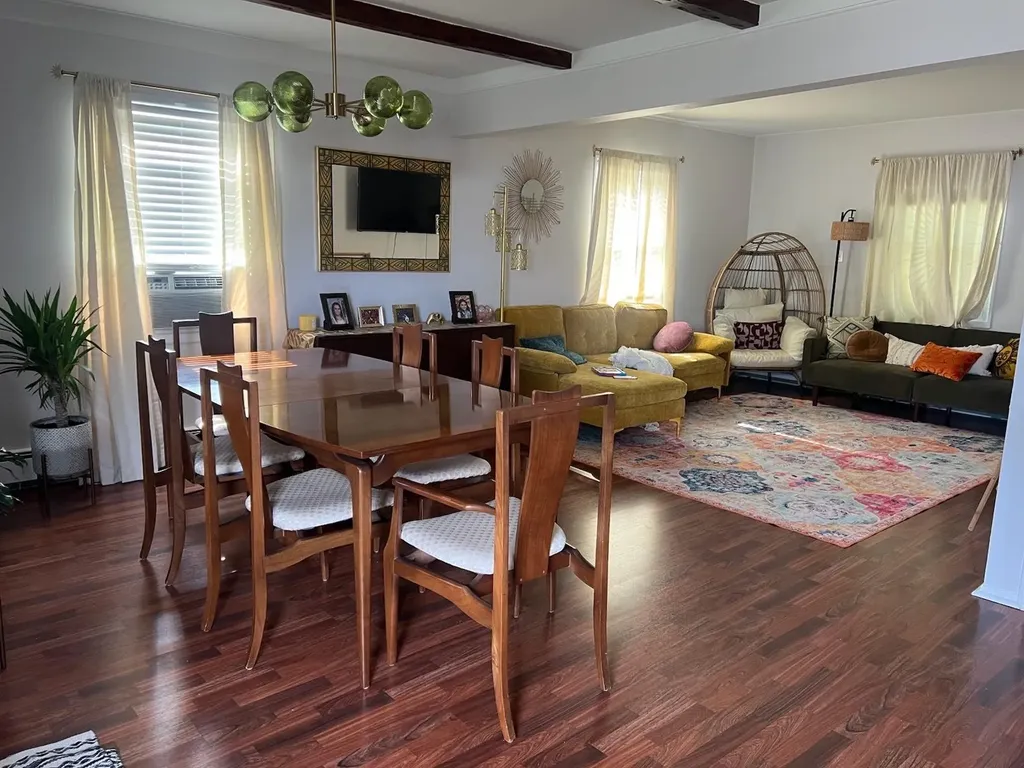 8 Sandy Lane Levittown NY 11756