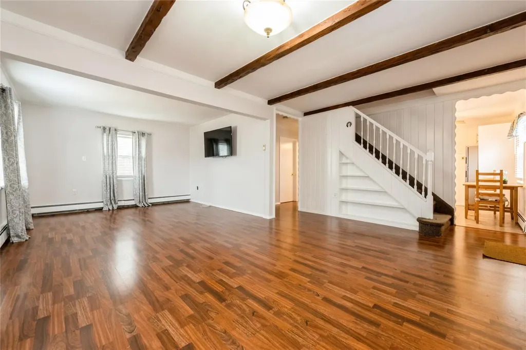 8 Sandy Lane Levittown NY 11756