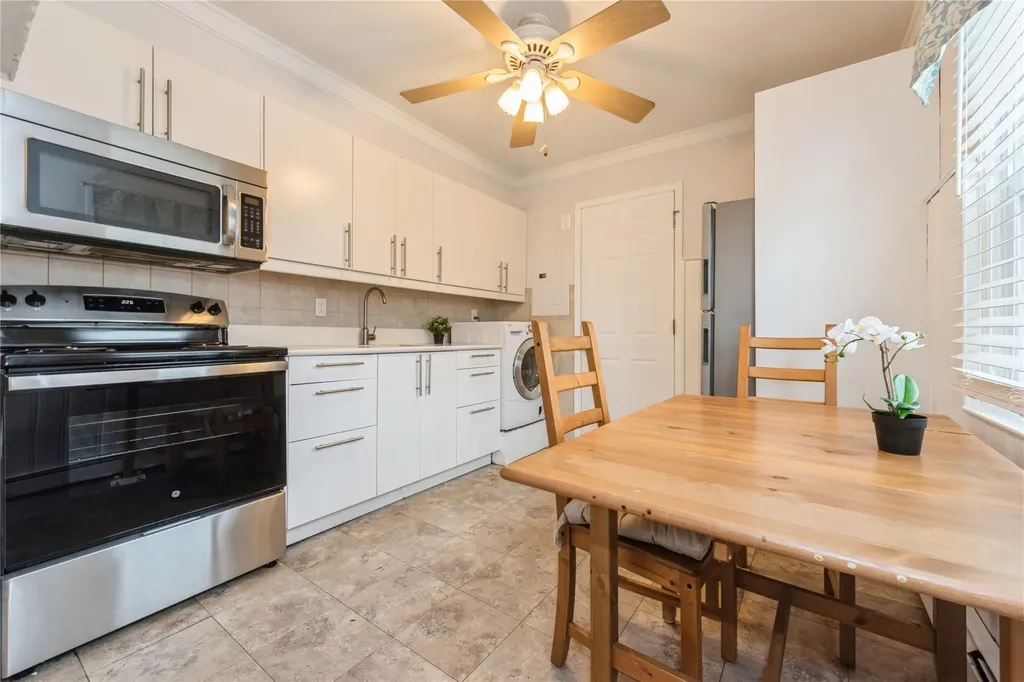 8 Sandy Lane Levittown NY 11756