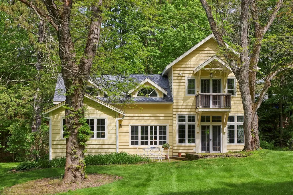 43 Mcmanus Terrace Red Hook NY 12571