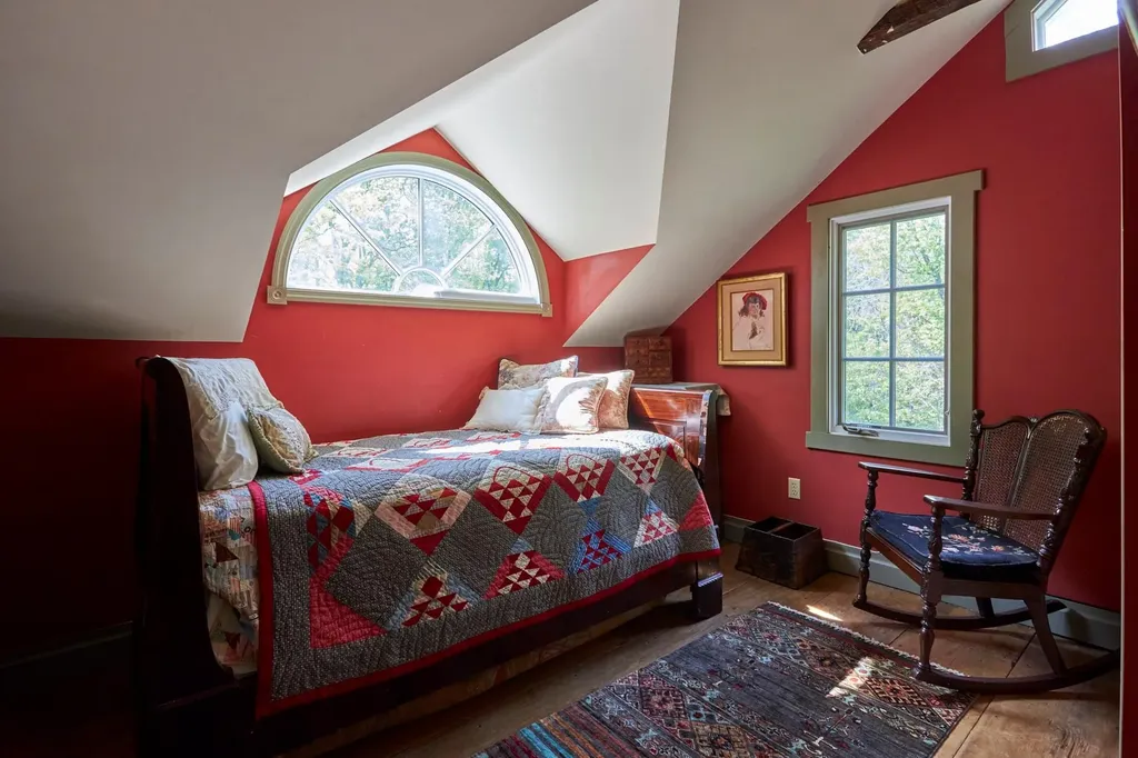 43 Mcmanus Terrace Red Hook NY 12571