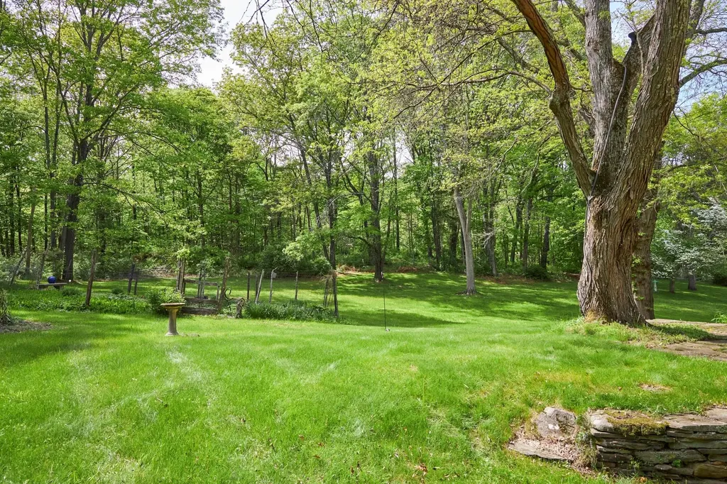 43 Mcmanus Terrace Red Hook NY 12571