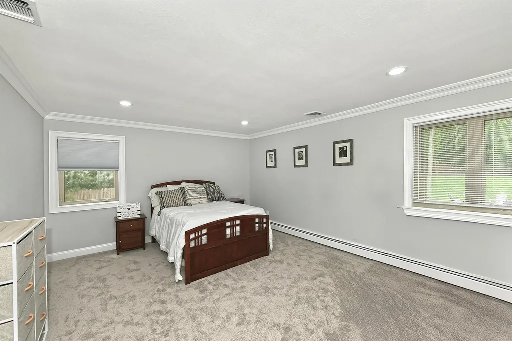 112 Stonehurst Lane Dix Hills NY 11746