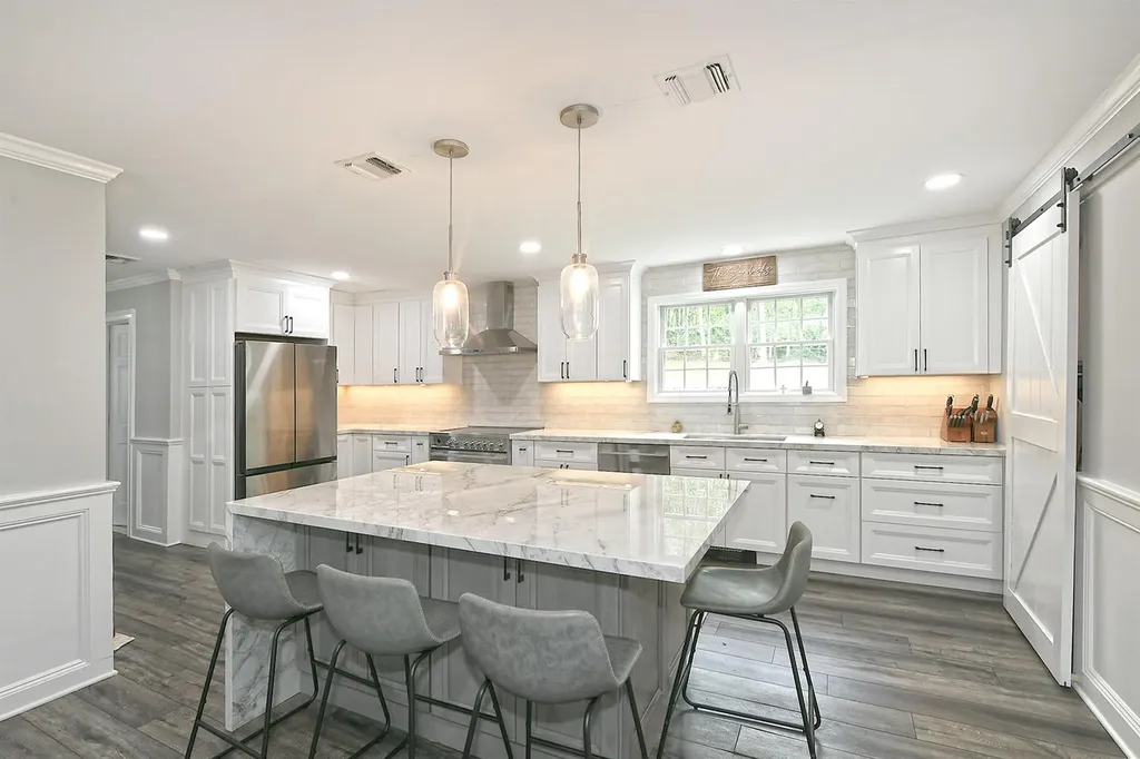 112 Stonehurst Lane Dix Hills NY 11746