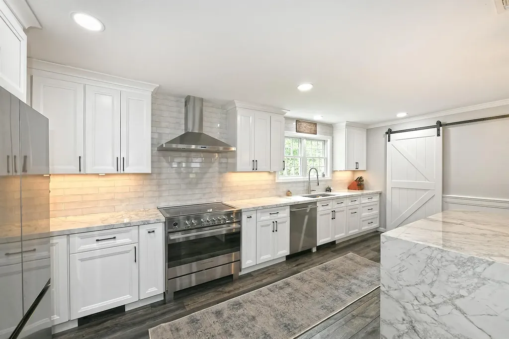 112 Stonehurst Lane Dix Hills NY 11746