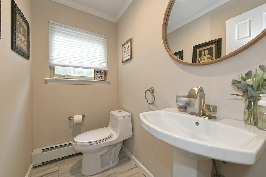 112 Stonehurst Lane Dix Hills NY 11746