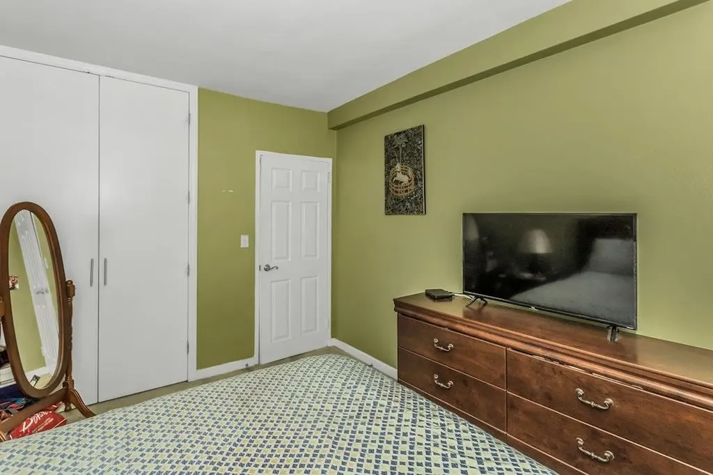 12427 Flatlands Avenue Brooklyn NY 11208
