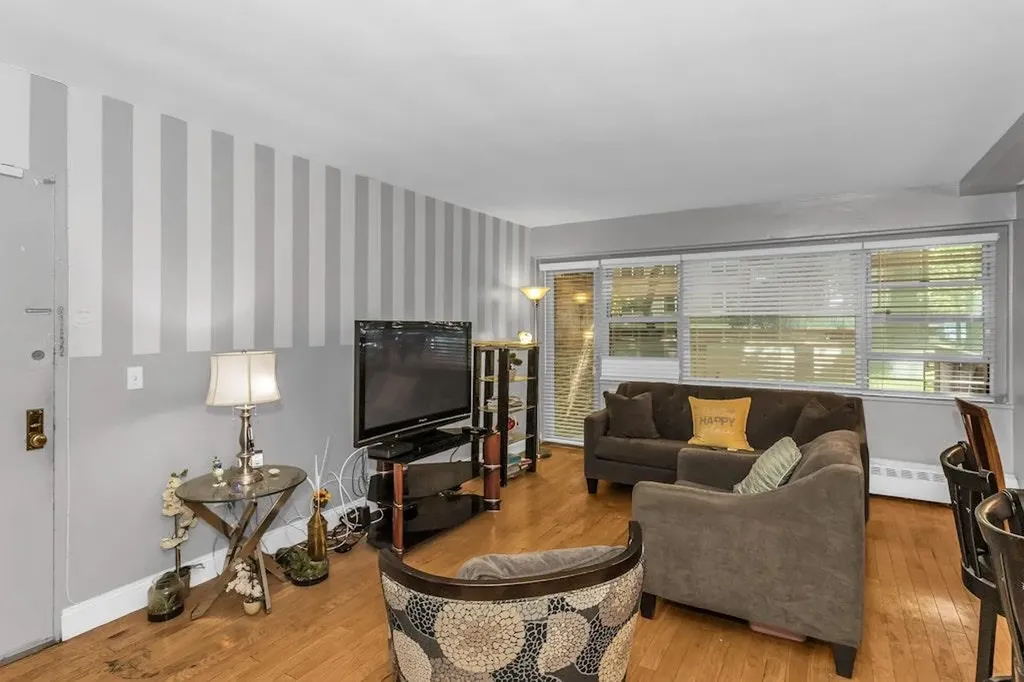12427 Flatlands Avenue Brooklyn NY 11208