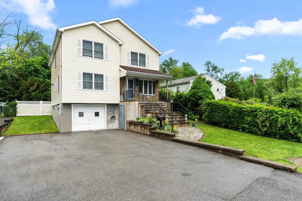 219 Tompkins Avenue Yonkers NY 10703