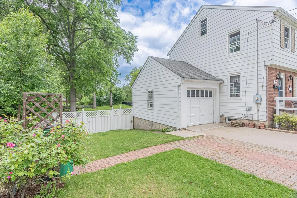 22 Deerfield Place Beacon NY 12508