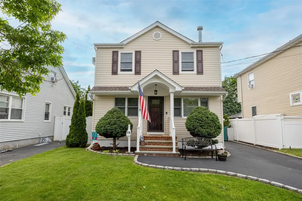 12 Whitman Avenue Bellmore NY 11710