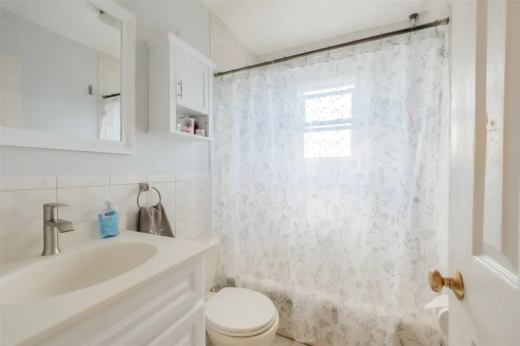 12 Whitman Avenue Bellmore NY 11710