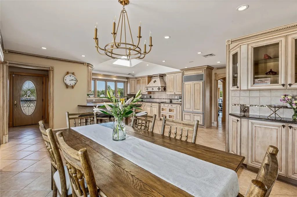 15 Post Lane Bay Shore NY 11706