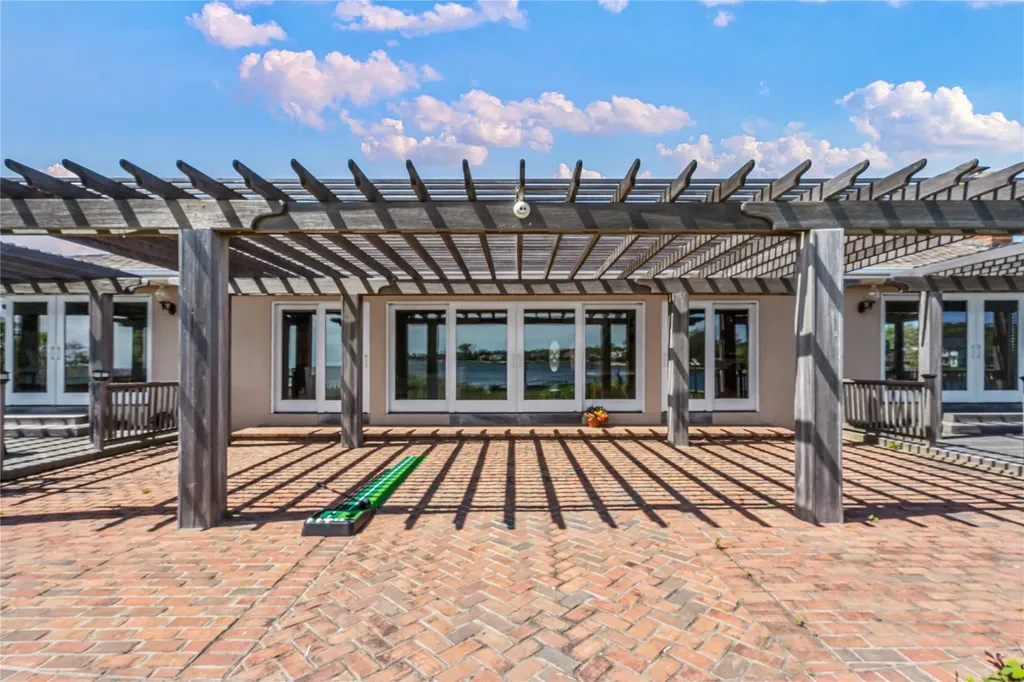 15 Post Lane Bay Shore NY 11706