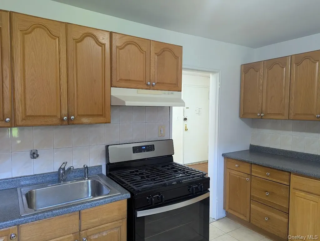 94-31 59 Avenue Elmhurst NY 11373