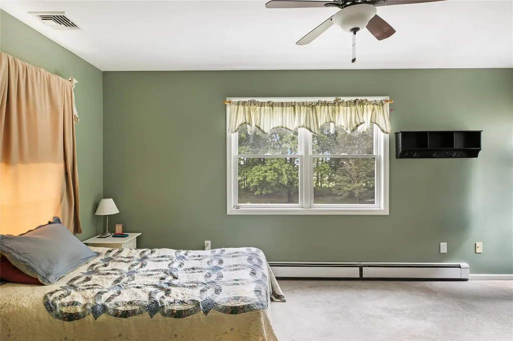 6645 Peconic Bay Boulevard Laurel NY 11948