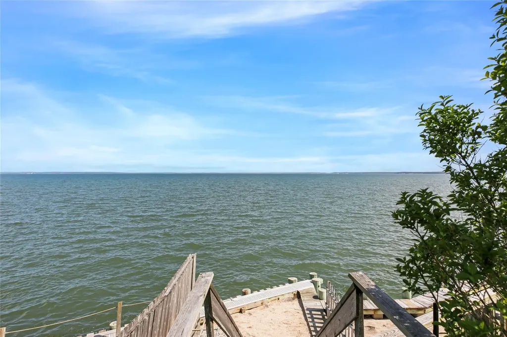 6645 Peconic Bay Boulevard Laurel NY 11948