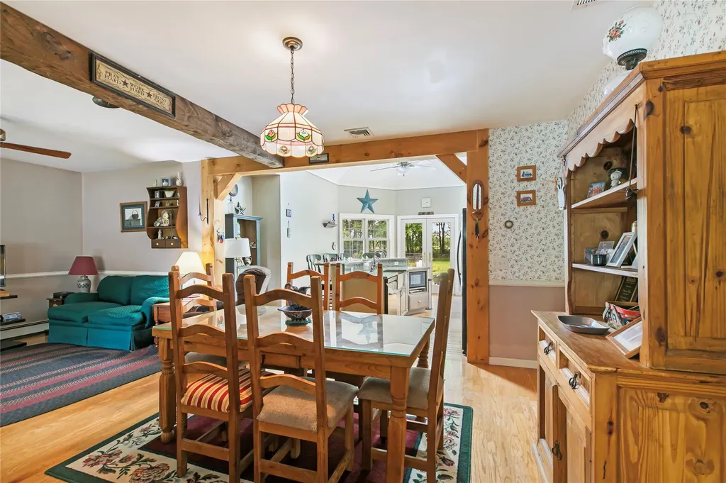 6645 Peconic Bay Boulevard Laurel NY 11948