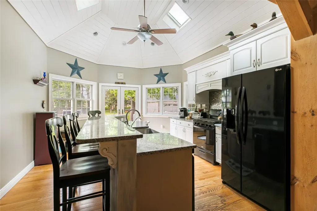 6645 Peconic Bay Boulevard Laurel NY 11948