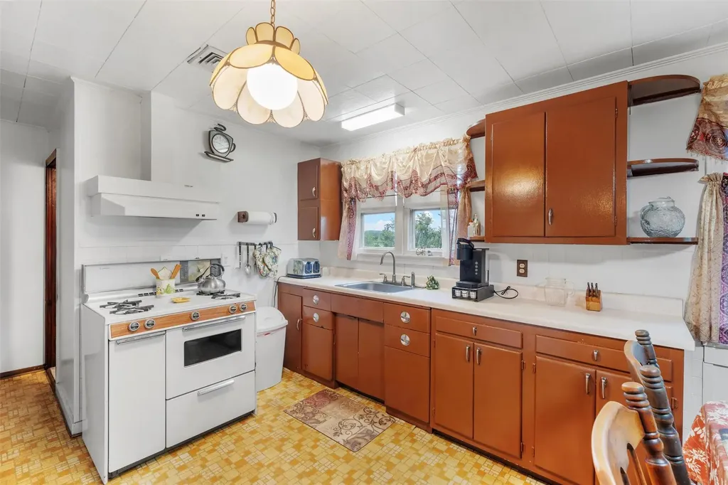 98 High Street Chester NY 10918