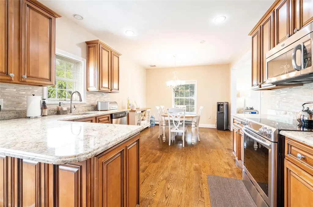 10 Emily Lane Mahopac NY 10541