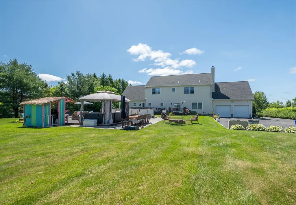 10 Emily Lane Mahopac NY 10541